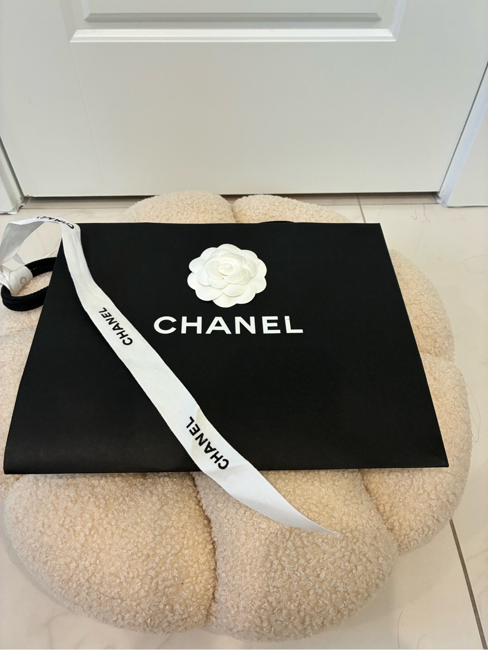 CHANEL Beige Leather Ballet Flats with Black Cap Toe - Picture 6 of 7